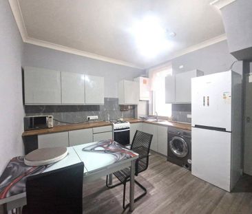 3 bedroom terraced house to rent - Photo 6