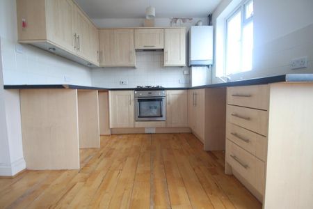 2 bedroom maisonette to rent - Photo 5