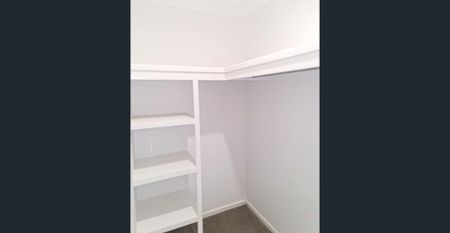 3 BEDROOM 2 BATHROOM TOWNHOUSE WITH DUCTED AIR - Photo 4