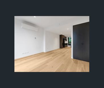 Modern 2 Bedroom Living in the Heart of Prahran - Photo 2