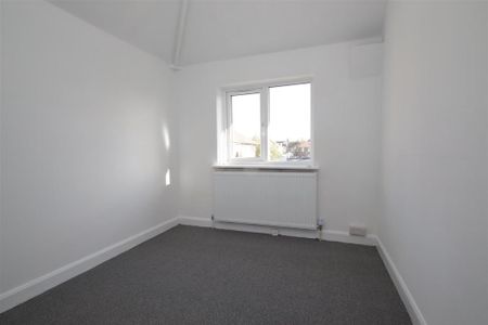 3 bedroom end of terrace house to rent - Photo 5