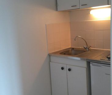 Location Appartement 1 pièce 19m² BEAUVAIS 60000 - Photo 3