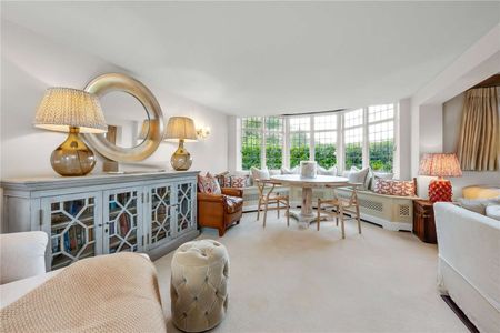 A period five bedroom farmhouse offering spacious country living. - Photo 3