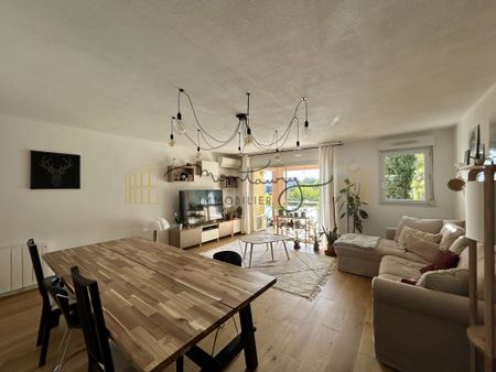 Superbe appartement T3 meublé de 78 m² avec terrasse, garage et belles prestations - Photo 3