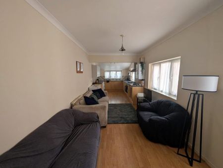 4 bedroom property to rent - Photo 5
