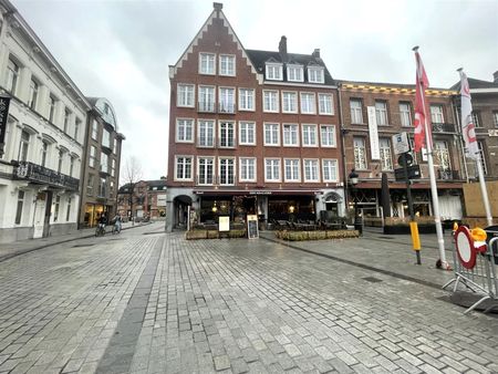 Ruim appartement met zicht op Grote Markt - Photo 4