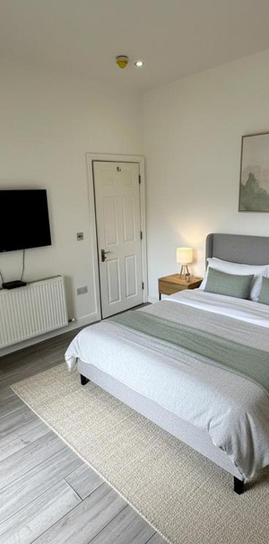 1 bedroom in a house share to rent - Photo 1
