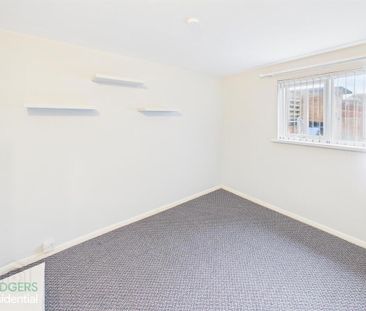 8a Davarr Avenue, Dundonald, Belfast, BT16 2NS - Photo 3