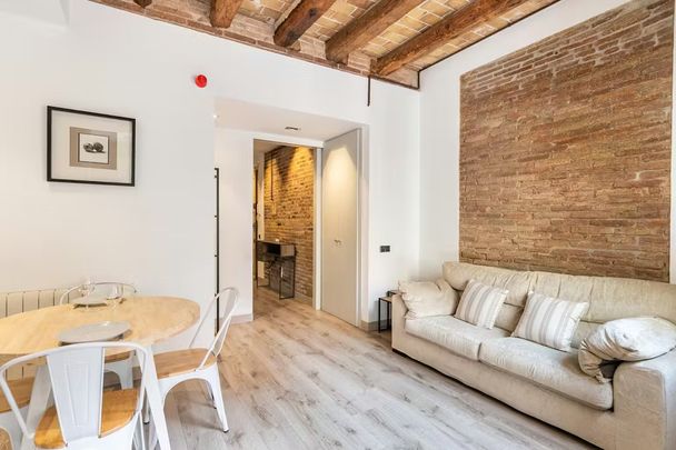 Carrer de l'Hort de la Vila, Barcelona, Catalonia 08017 - Photo 1