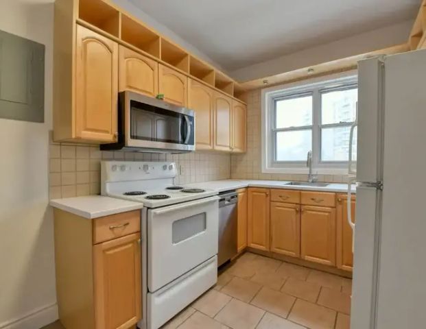 Lennox-Deacon | 6211 Avenue Lennox, Montreal - Photo 1