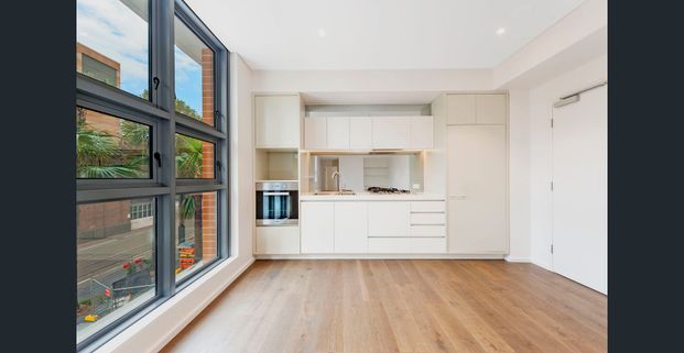 Modern & Stylish apartment in central Haymarket - Photo 1