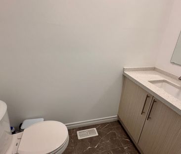 For Lease - 5921 BENTLEY Common, Niagara Falls, Ontario - Photo 4