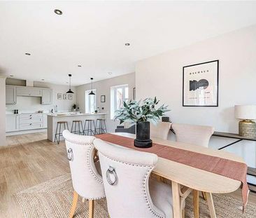 Chase Road, Lindford, Bordon, Hampshire, GU35 - Photo 2