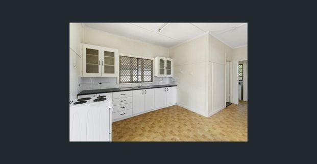 Neat and Complete 2 Bedroom Home - Photo 1