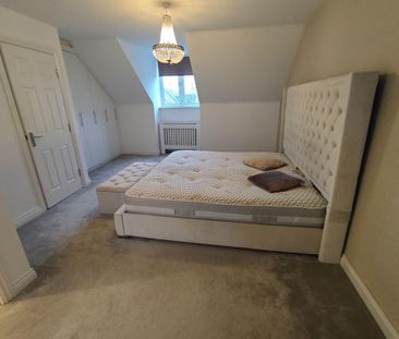 4 bedroom semi-detached house to rent - Photo 5