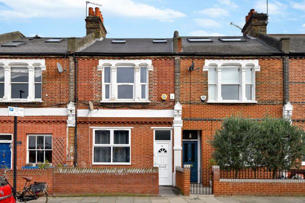 5 bedroom house in London - Photo 1