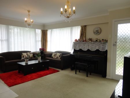 One Tree Hill 2 bdrm gem - Photo 4