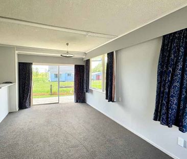 Comfortable Three-Bedroom Home! - Photo 4