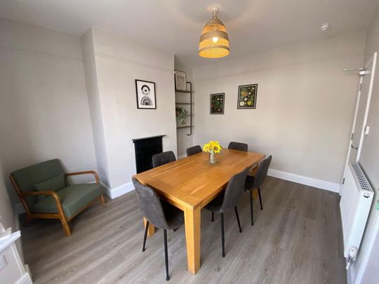 1 bedroom in a house share to rent - Photo 1