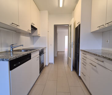 Helle 4.5-Zimmerwohnung an ruhiger Lage in Bottmingen - Photo 6