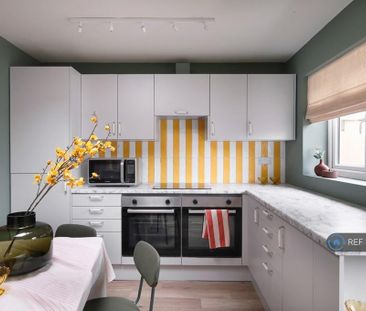 6 bedroom semi-detached house to rent - Photo 6