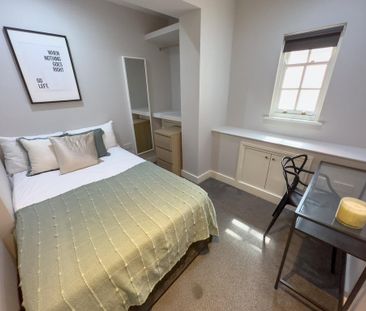 6 bedroom semi-detached house to rent - Photo 4