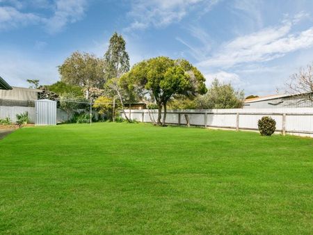 12 Seeger Drive, Morphett Vale - Photo 5