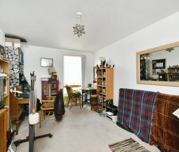 Pankhurst Avenue - Photo 1