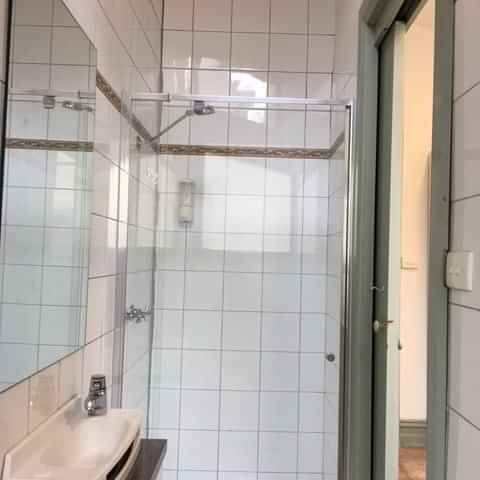 Room 4 (Non Ensuite) - Photo 1