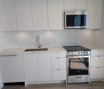 For Lease - 4130 Parkside Village Drive Unit# 809, Mississauga, Ont... - Photo 5