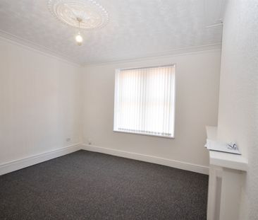 2 bed flat to rent in Salisbury Street, Pelaw, NE10 - Photo 2