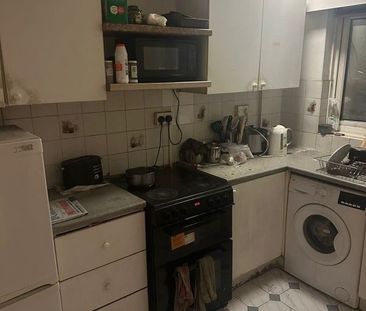 Room in a Shared Flat, Harrold House, NW3 - Photo 4