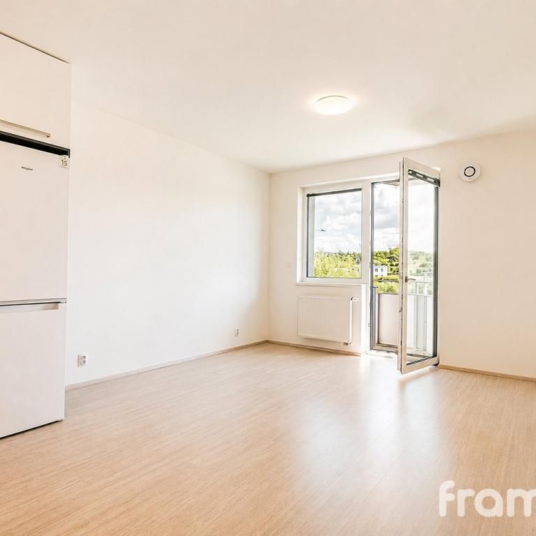 Pronájem bytu 1+kk 34 m2 - Photo 1