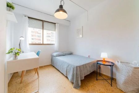 Carrer Impressor Lambert Palmart, Valencia, Valencian Community 46022 - Photo 5