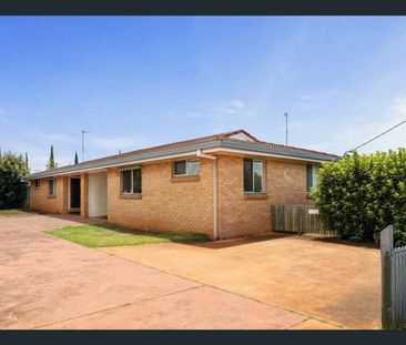 1/501 Stenner Street, DARLING HEIGHTS - Photo 2