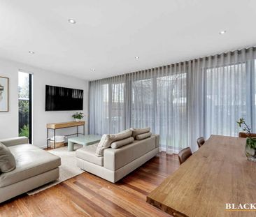 Stylish townhouse 2.5kms from the Parliamentary Triangle - Photo 6