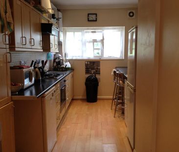 Carlisle Avenue, East Acton, London, W3 7NL - Photo 2