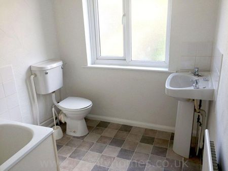 2 bedroom terraced house to rent - Photo 4