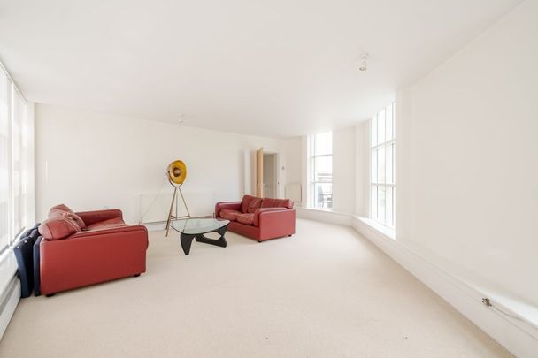 2 bedroom penthouse to rent - Photo 1