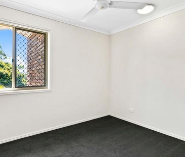 CENTRAL HERVEY BAY - SPACIOUS DUEL LIVING HOME - Photo 5