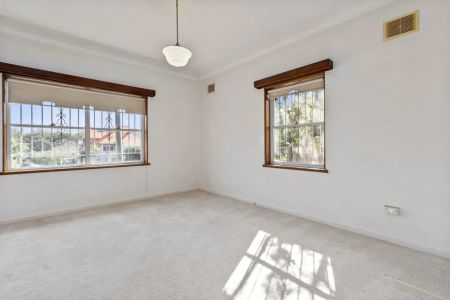 31 Byrnes. Street, North Parramatta. - Photo 4