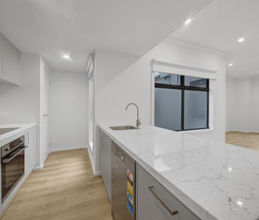 Modern 3-Bedroom Townhouse - Photo 6