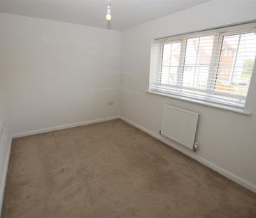 2 bedroom End Terraced to let - Photo 5