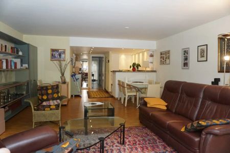 RUIM APPARTEMENT MET ZONNIGE TERRASSEN OP TOPLIGGING - foto 2