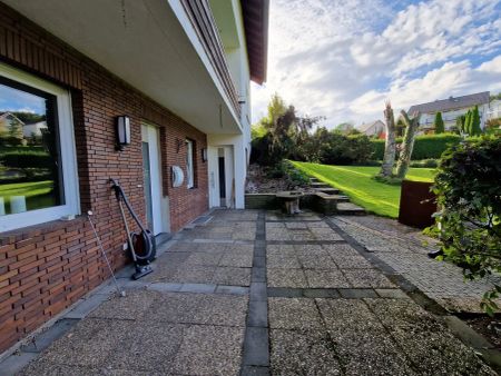 Singles aufgepasst: helle 2-Zimmer-Wohnung mit Einbauküche und Terrasse zu vermieten - Foto 2