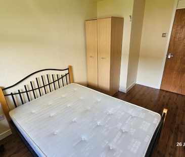 4 Bed Flat, Hmo Licensed - St Mungo Avenue, G4 - Photo 5