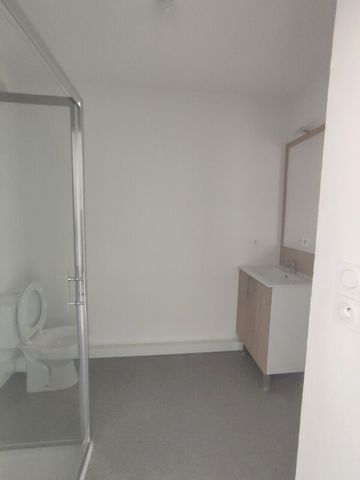 Location Appartement 1 pièce 18m² NIMES 30000 - Photo 2