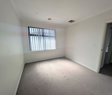 Convenient Townhouse Living - Photo 1