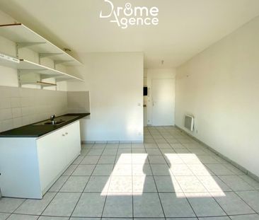 Location Appartement 1 pièce 19m² ST MARCEL LES VALENCE 26320 - Photo 2