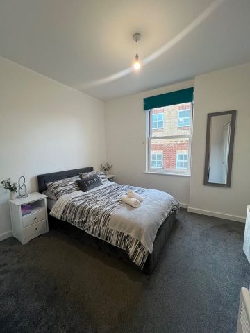 Room in a Shared Flat, Batley House, SO19 - Photo 3
